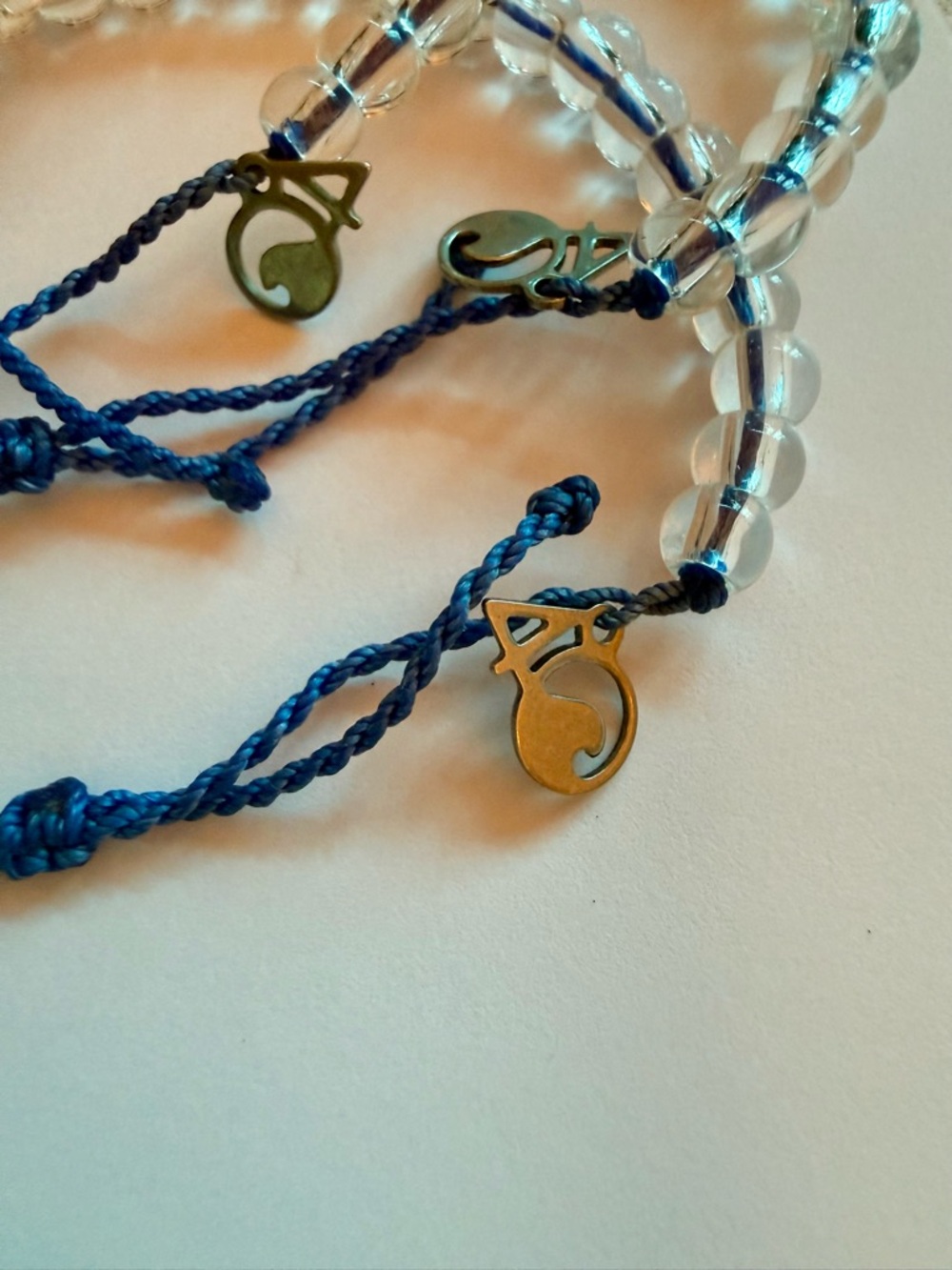4Ocean Bracelets Lot of 5- 2 Aqua 3 Blue Adjustable Cords - Picture 7 of 8